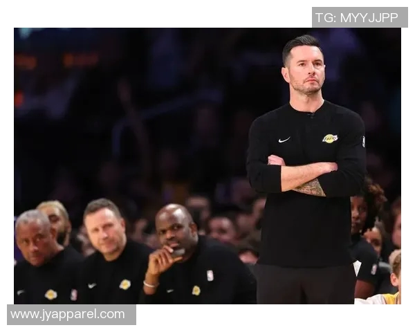 暗示？保罗社媒晒出自己连续投进20个三分球，并@雷迪克