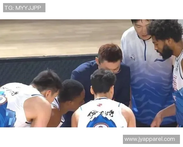 赵睿两罚失手青岛8人客场首胜北京